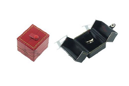 Deluxe Two-Door Finger Ring Leatherette Box 17765 