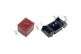 Classic Leatherette Small Earring Box 27033-Bx