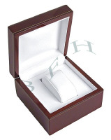 Goldmark Rosewood Veneer Deluxe Watch Box 27139-Bx